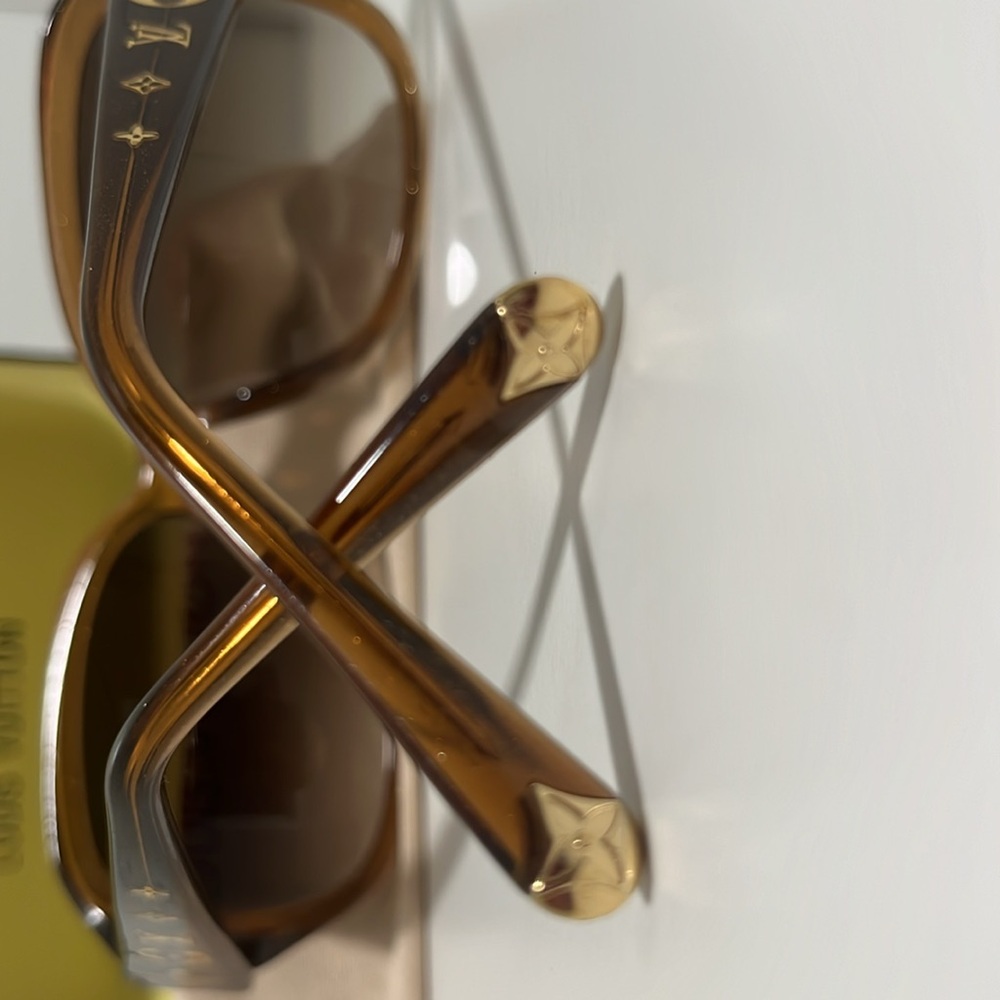 Louis Vuitton 'Obsession GM' Glitter Honey sunglasses. - Picture 4 of 8